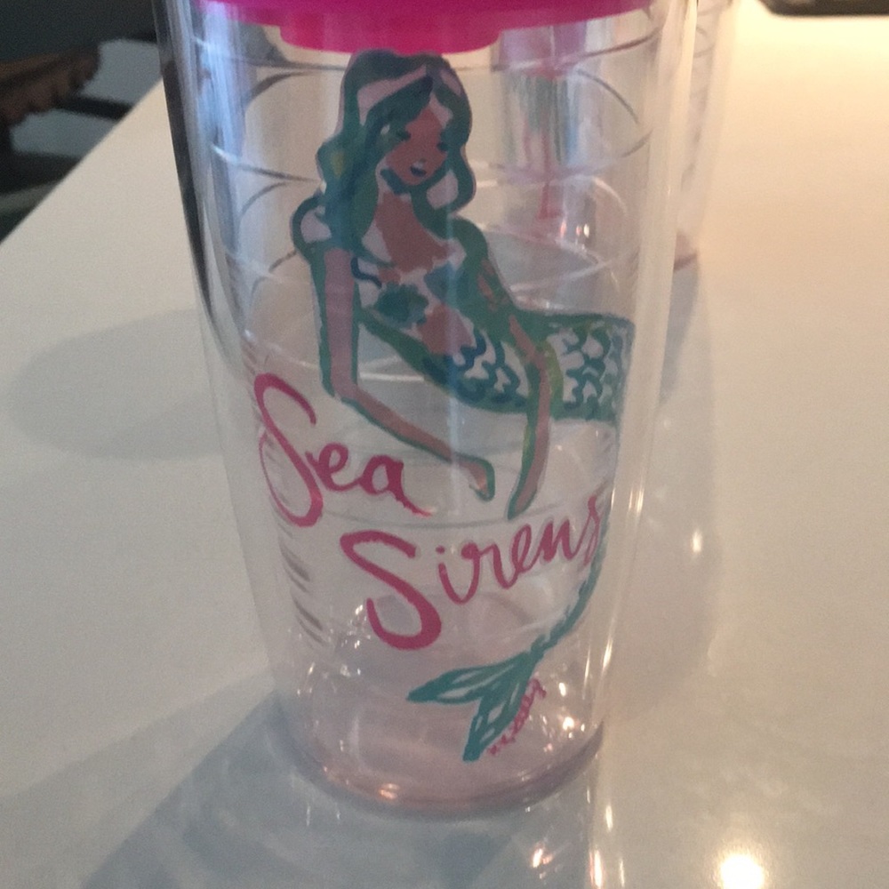 Lilly Pulitzer tumbler